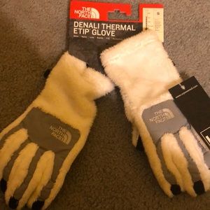 NWT Northface Women’s Denali Thermal Gloves